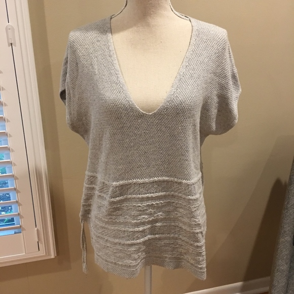 Madewell Sweaters - Madewell light gray sleeveless sweater size large